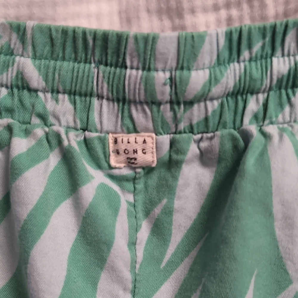 Billabong Mint Leaf Print Women's Cotton Shorts - Picture 5 of 8